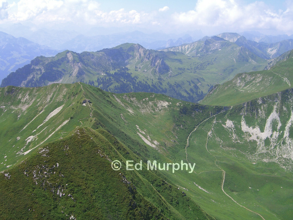 The Morgetepass and the track up the Gantrisch