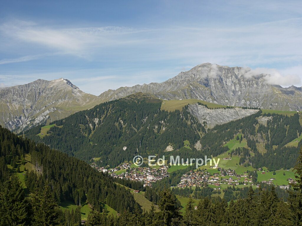 Adelboden, with the Albristhorn on the left and the Gsür on the right