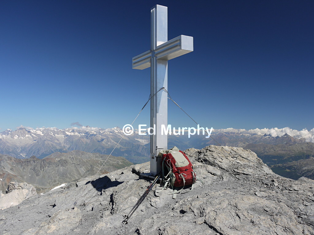 The Outer Barrhorn's summit cross