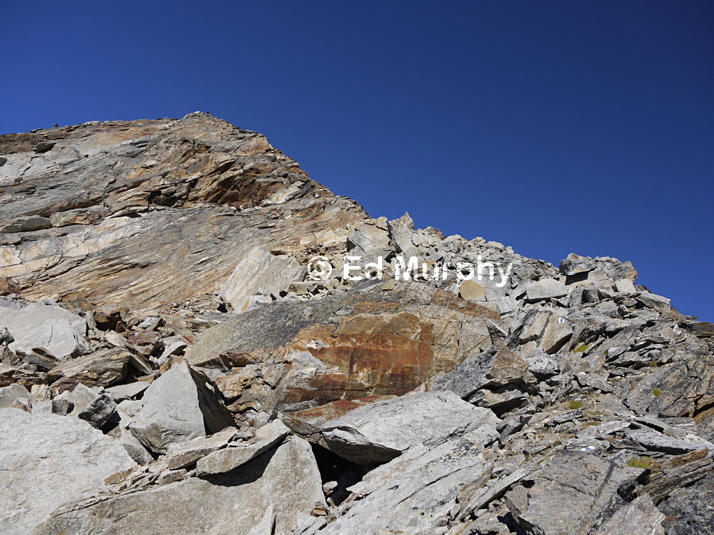 Big rubble on the SW ridge of the Almagellerhorn