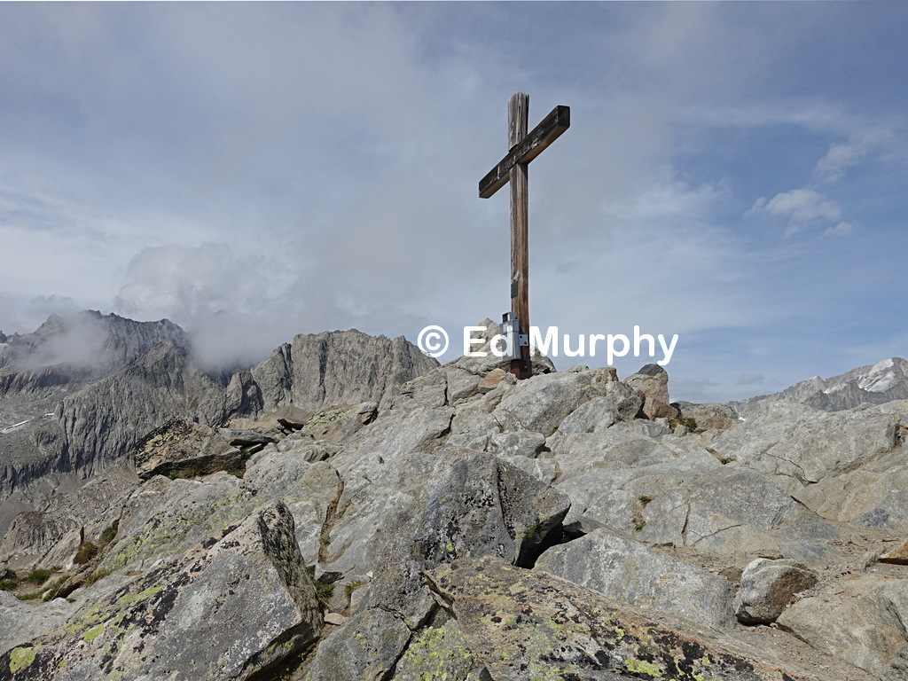 The Sparrhorn's summit cross
