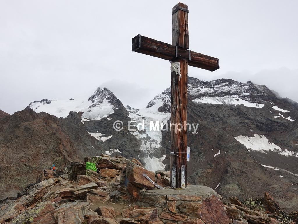 The Jegihorn's summit cross, with the Fletschhorn (L) and the Lagginhorn (R) behind